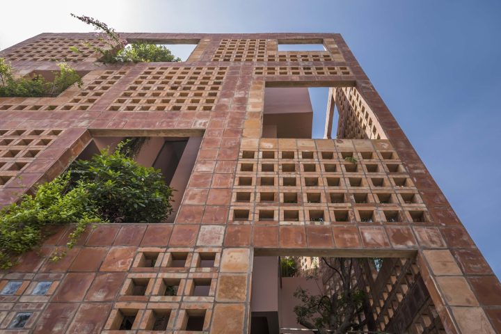 Bat Trang House