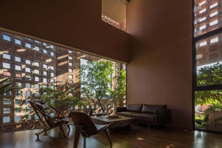 Bat Trang House