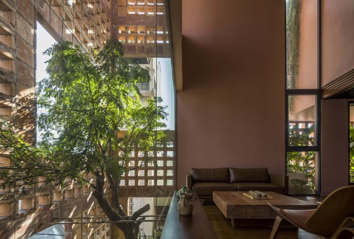 Bat Trang House