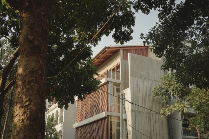 Vertical Tube House – Kam and Ly House
