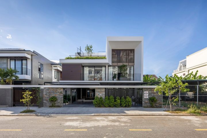 TT HOUSE