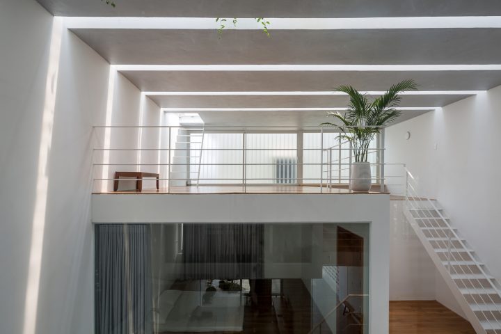 7×17 House