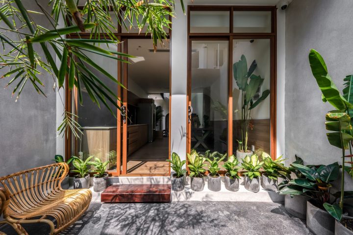 Alone House