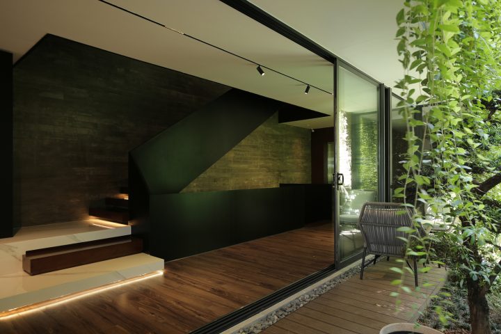 DKS House