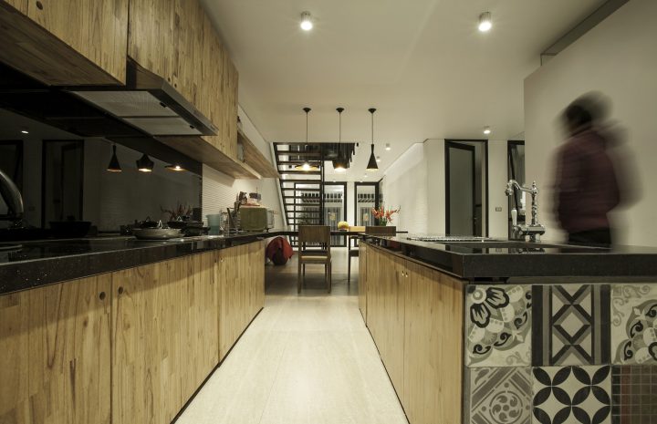 7×18 House