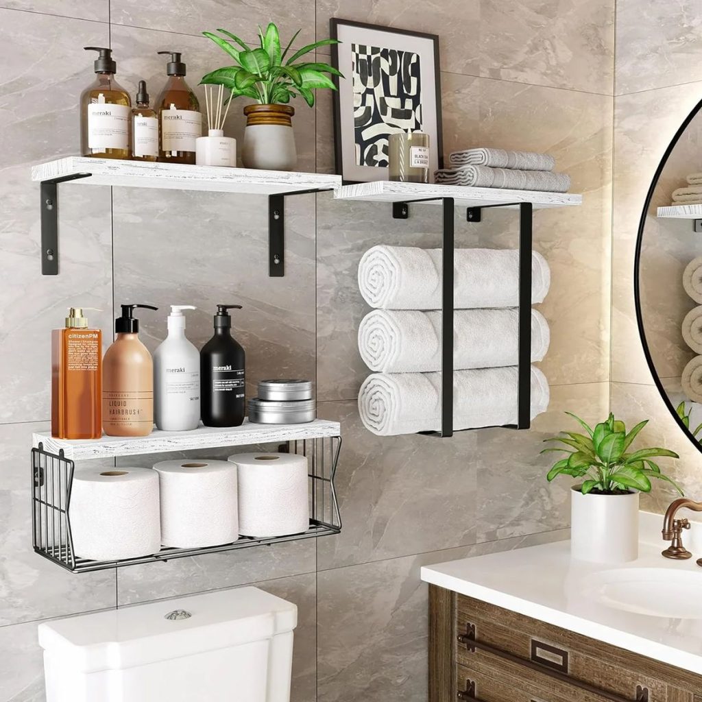 mẫu nội thất nhà tắm với kệ treo tường
