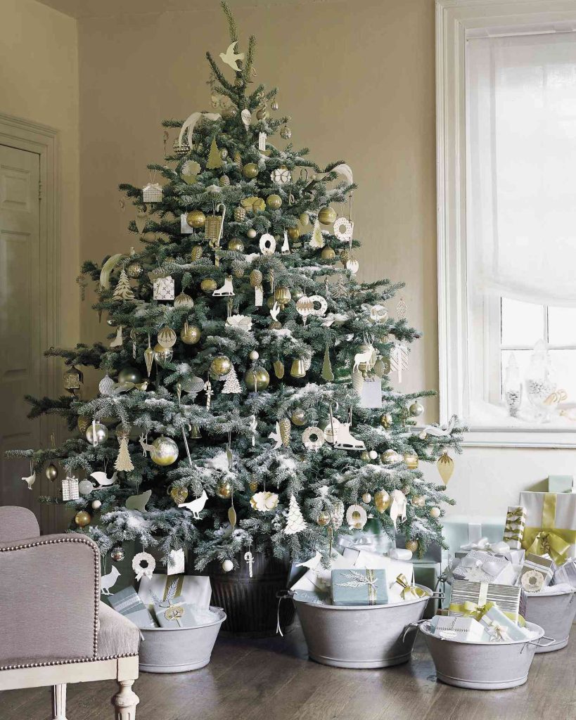 trang trí cây thông noel Gluhwein lãng mạn