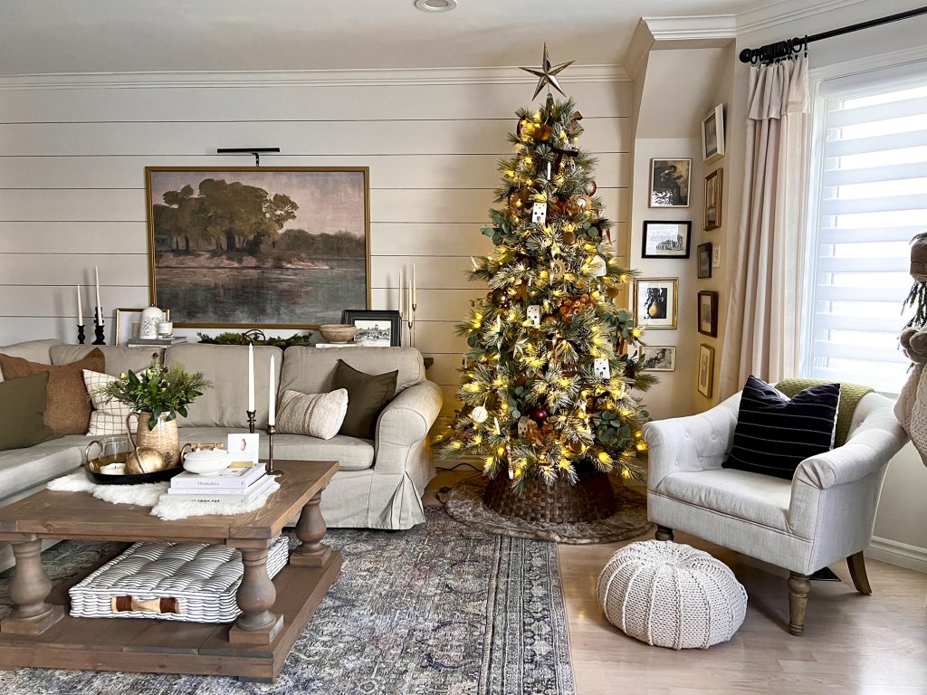 trang trí cây thông noel theo tông màu nâu gần gũi