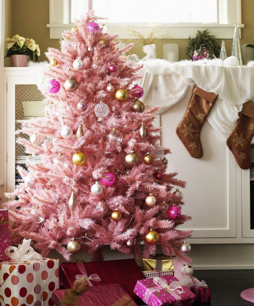 trang trí cây thông noel theo tông màu hồng nhẹ nhàng
