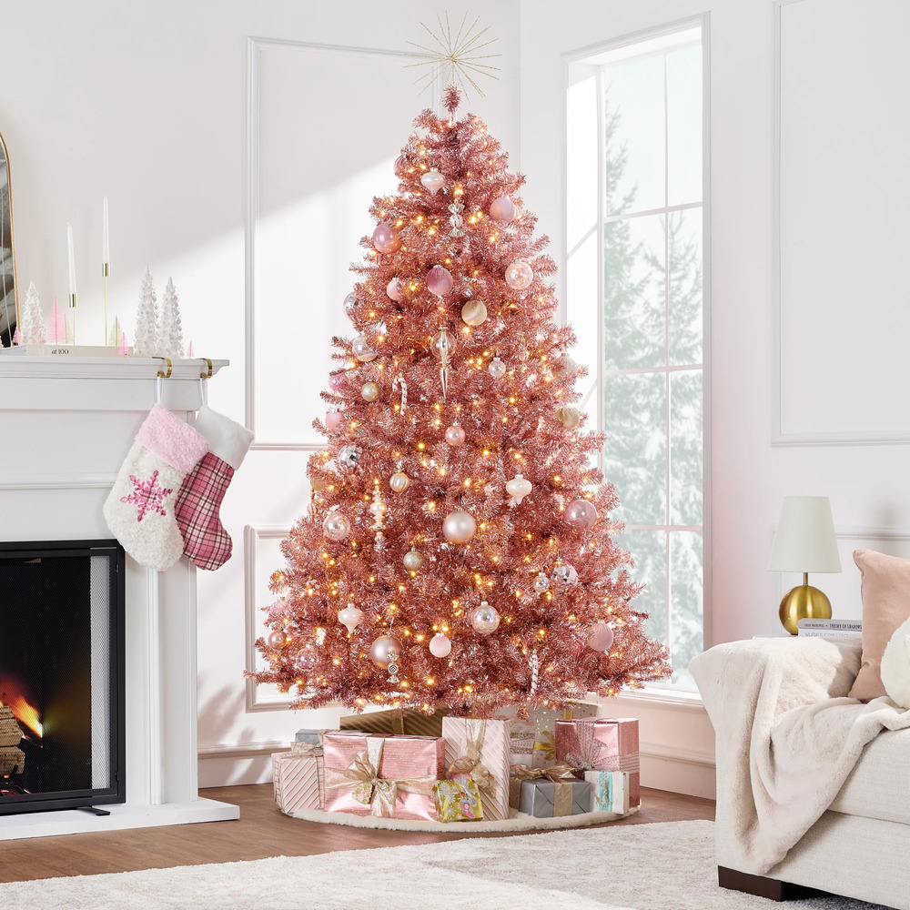 trang trí cây thông noel heo tông màu hồng trẻ trung