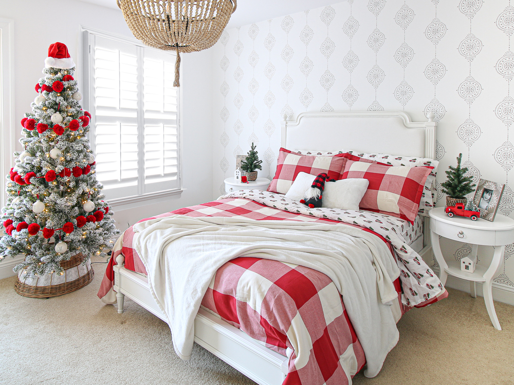 trang trí cây thông noel cho phòng ngủ