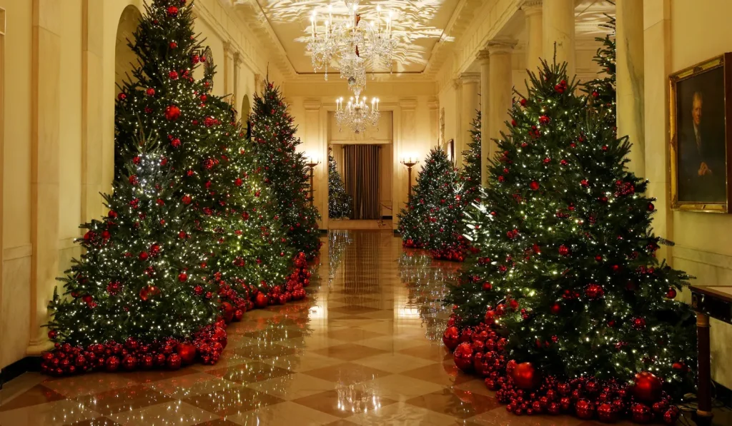 trang trí noel Sảnh tiếp khách với Cây thông lớn