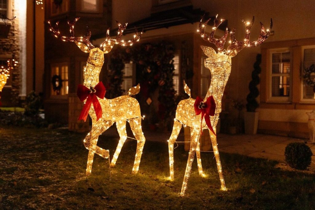 trang trí noel với Mô hình tuần lộc đèn led