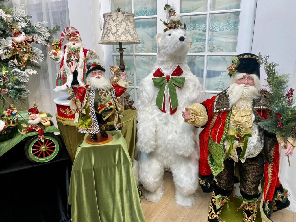 trang trí noel với ông già Noel tạo cảm giác thân thiện
