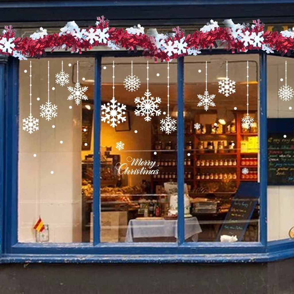 trang trí noel cho cửa kính với dây kim tuyến