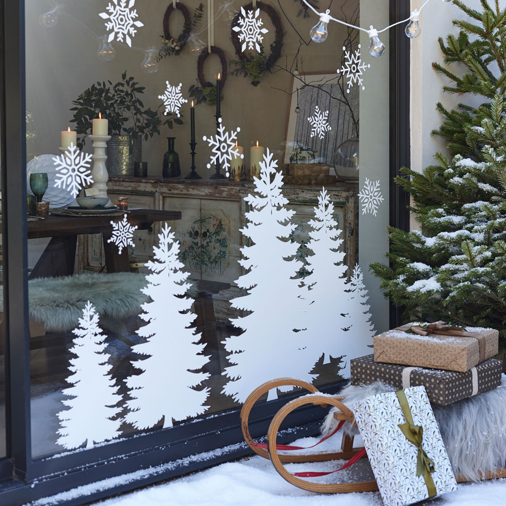 trang trí noel cho cửa kính với hình dán decal