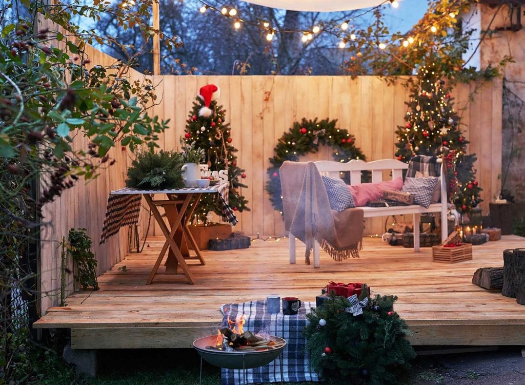 trang trí noel tại nhà ở sân vườn nhỏ