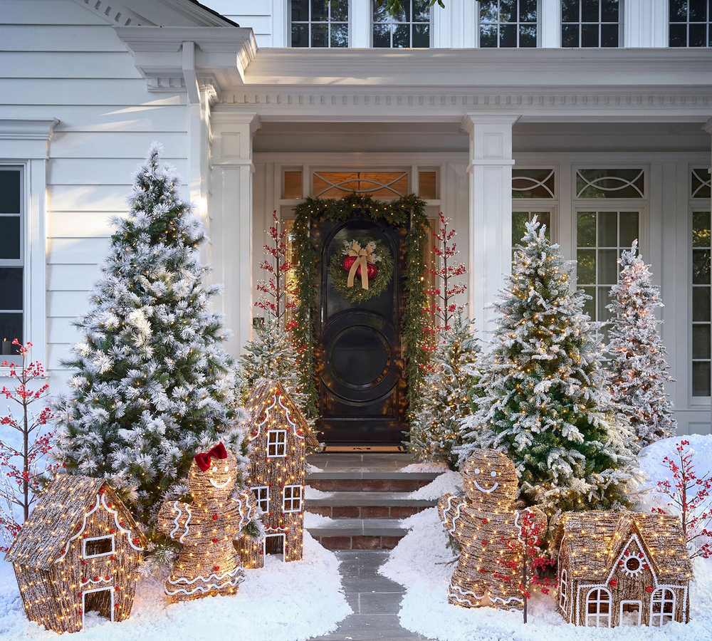 trang trí noel tại nhà ở khu vực lối đi, cửa chính