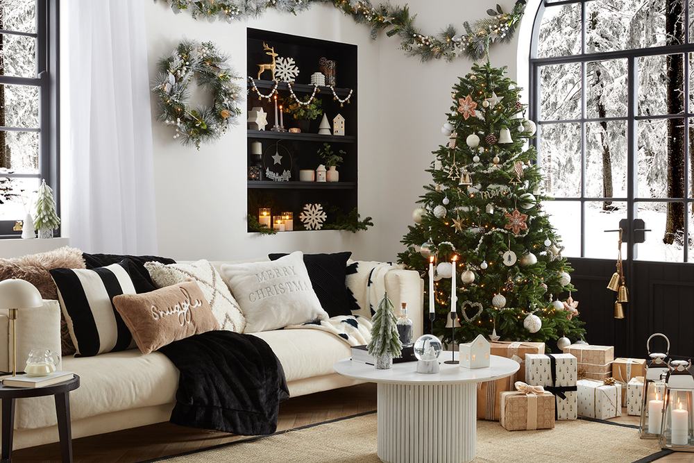 trang trí noel tại nhà với gam màu trung tính ở phòng khách