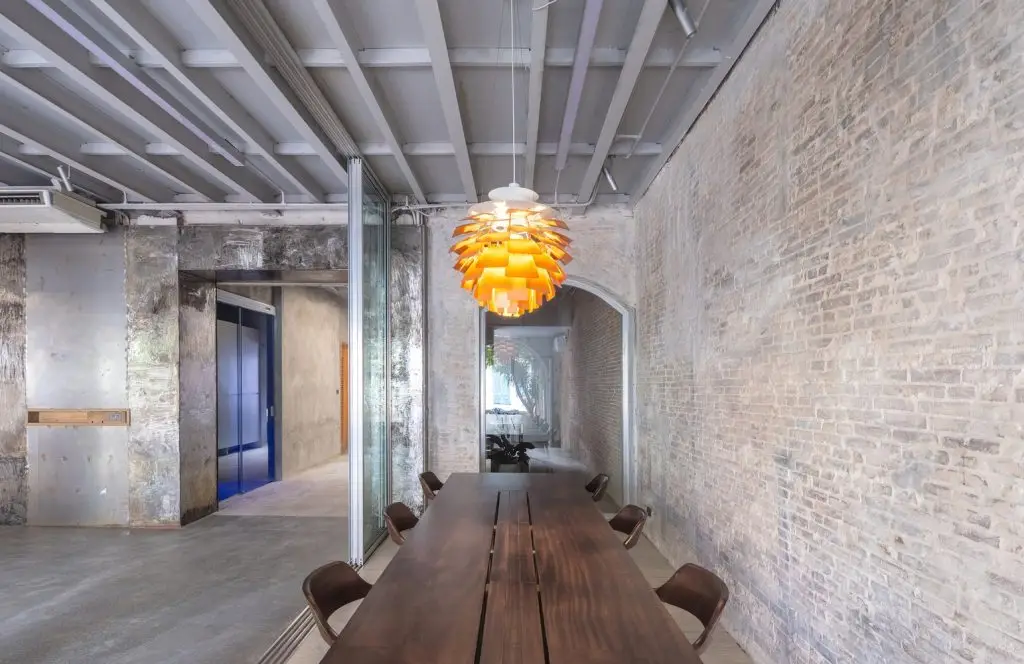 báo giá thiết kế nội thất văn phòng cho phòng họp đơn giản