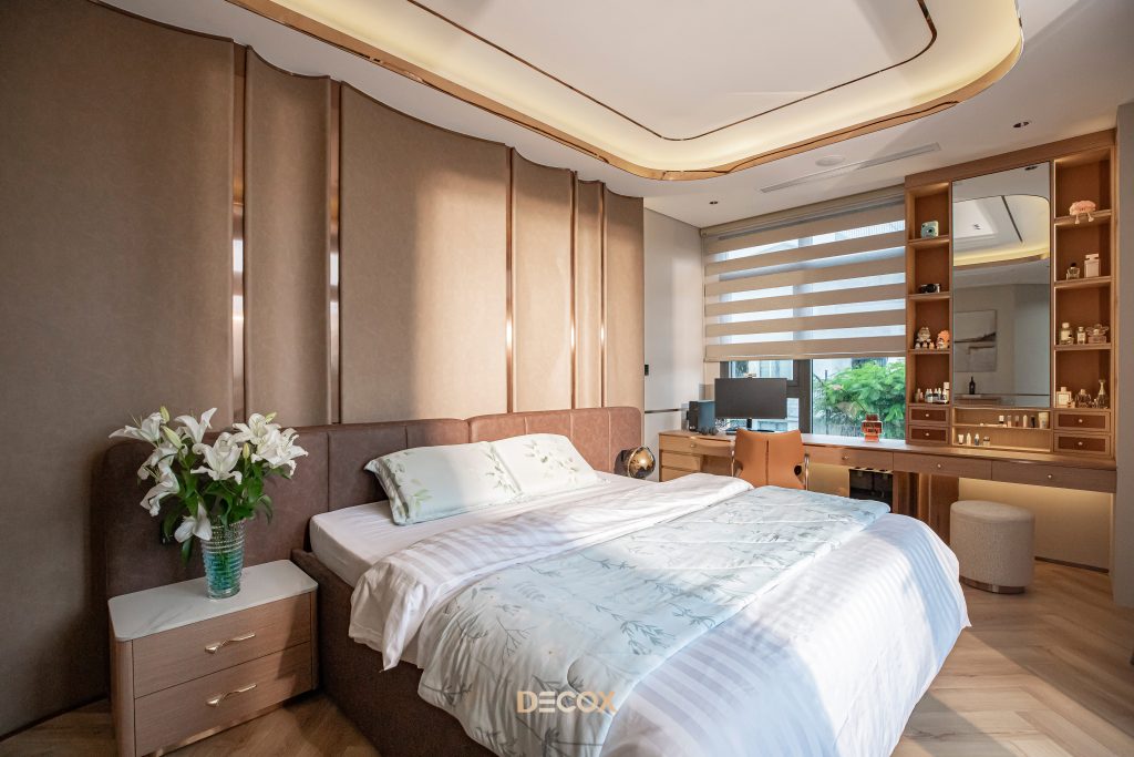 decor phong ngủ với bàn trang điểm sang trọng