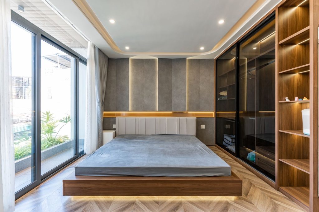 phòng ngủ master là gì - tủ quần áo kịch trần