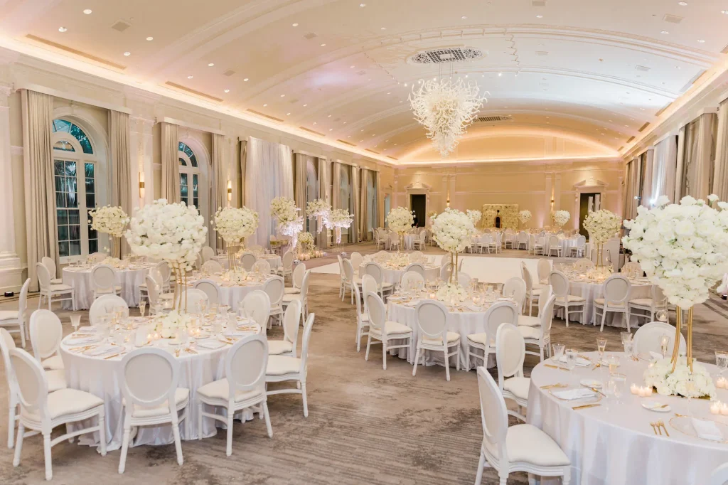 thiết kế nội thất nhà hàng tiệc cưới sang trọng