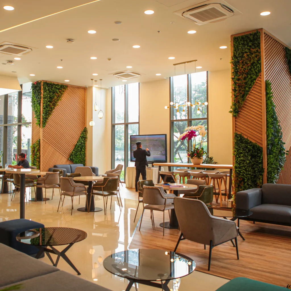 thiết kế nội thất văn phòng rộng rãi