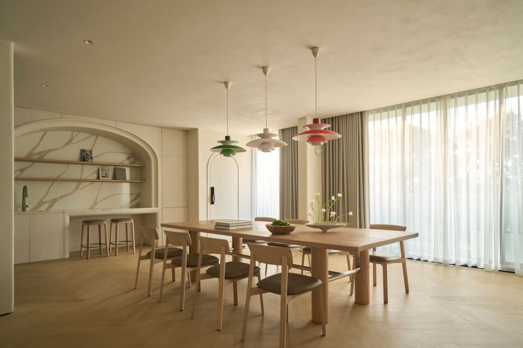 Bàn ăn gỗ Plywood phủ veneer 