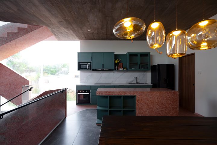Nhà Triền Dốc