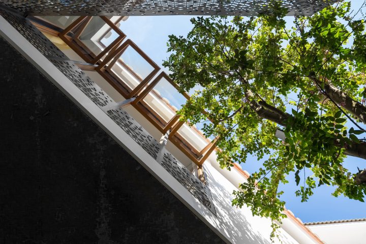 Nhà Xoay