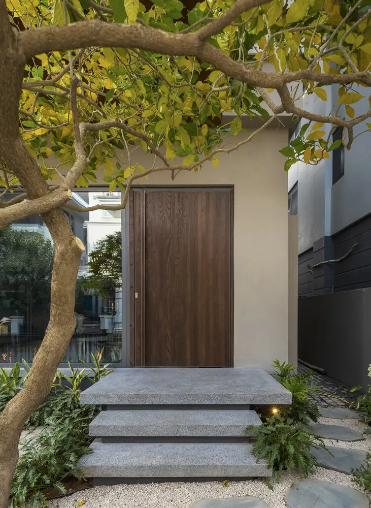 Cửa gỗ nhựa composite có chỉ trang trí