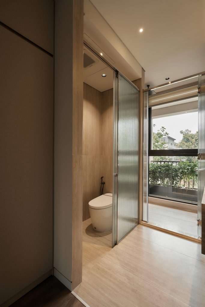 vách kính dạng cửa lùa