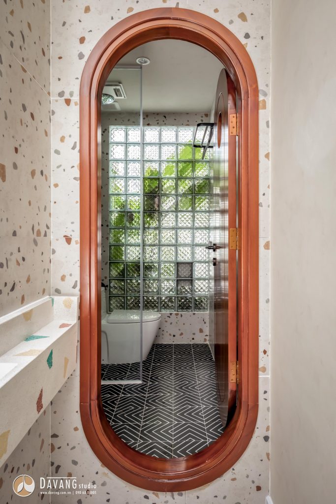 cửa nhôm vân gỗ 1 cánh nhà vệ sinh