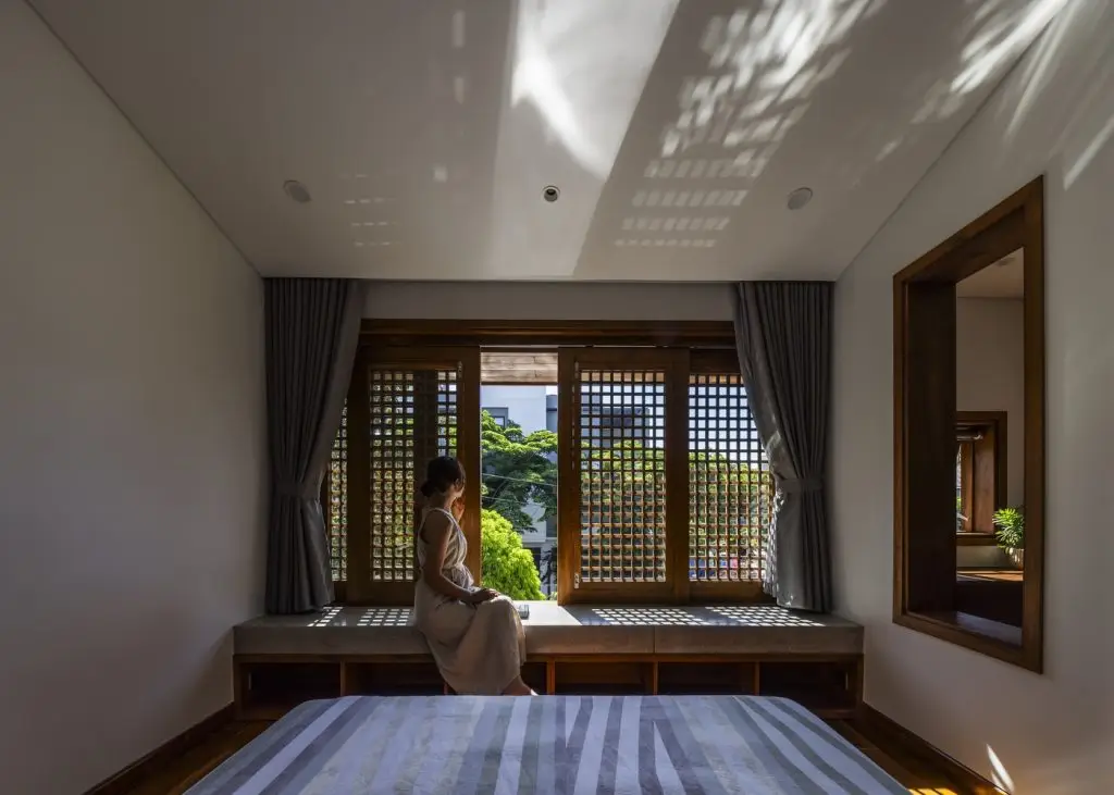 cửa sổ lùa gỗ 4 cánh