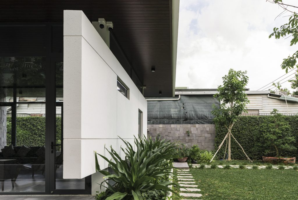 tường rào gạch travertine