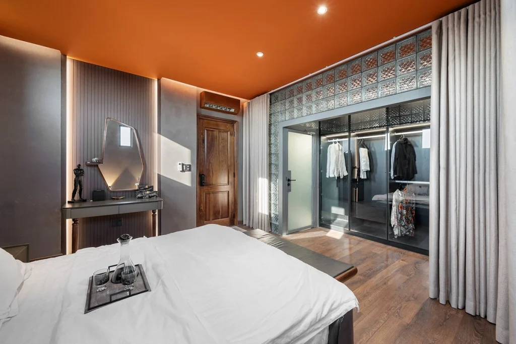 Tủ quần áo gỗ công nghiệp âm tường cánh kính