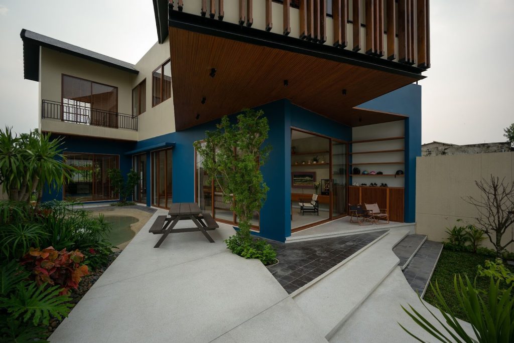tủ giày phủ veneer óc chó