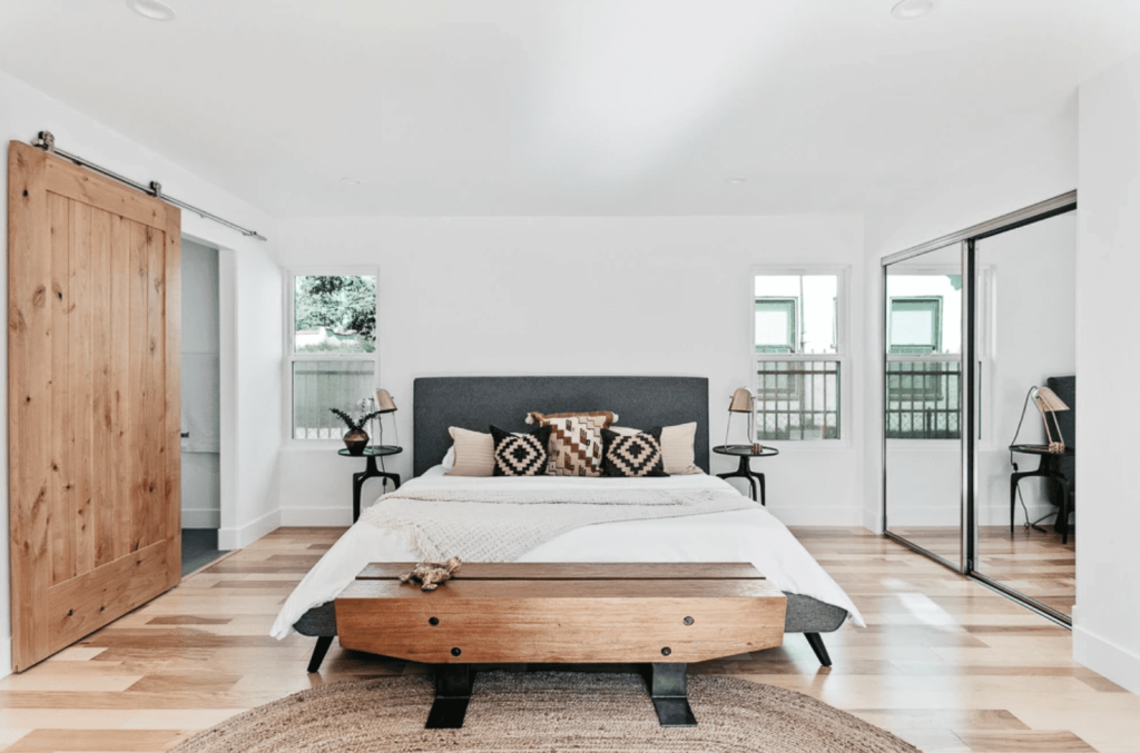 Cửa lùa 1 cánh bằng gỗ tự nhiên