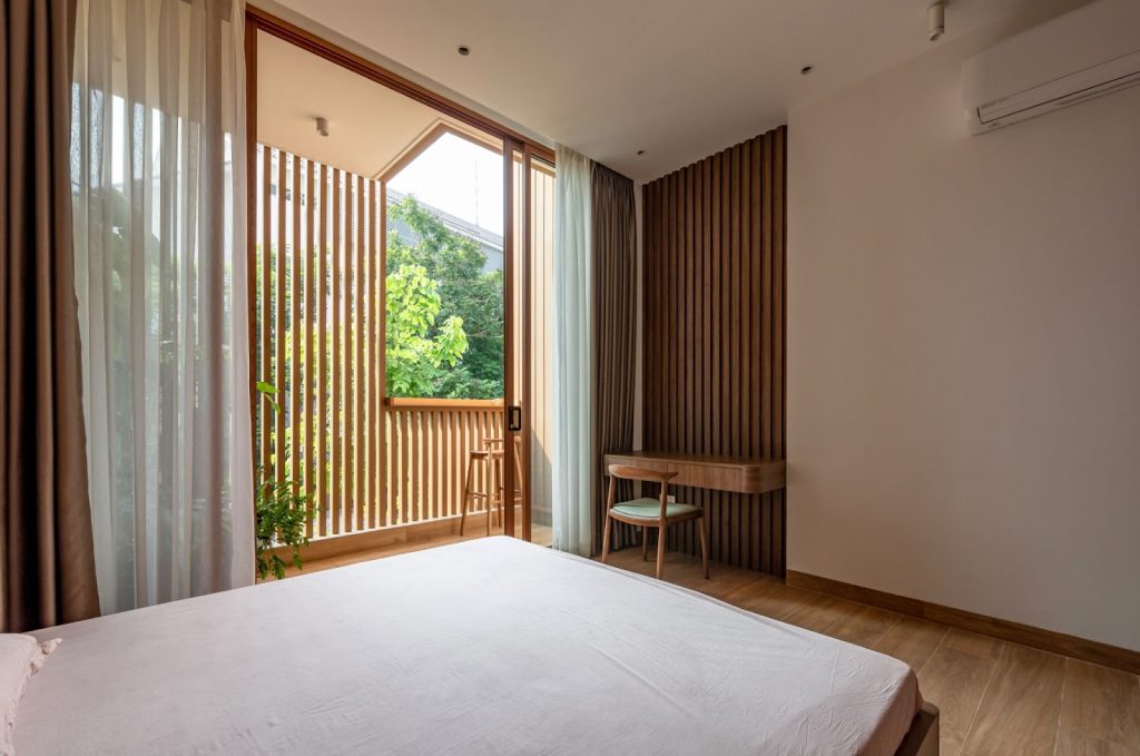 cửa nhôm phòng ngủ giả gỗ