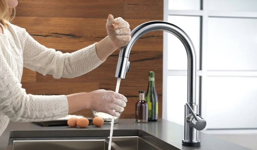 Vòi rửa chén cảm ứng thông minh