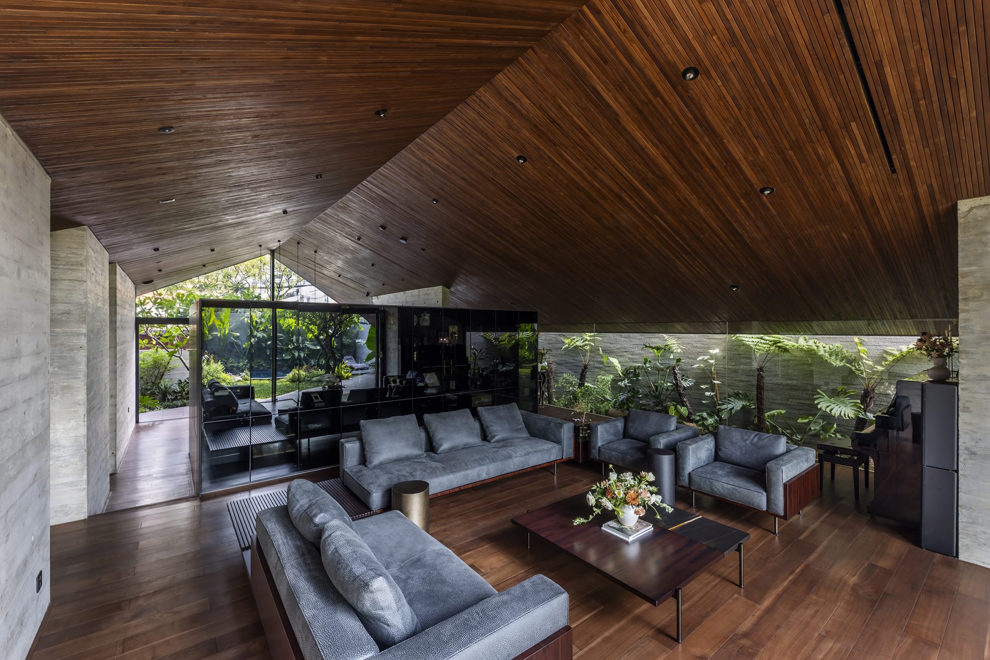V House