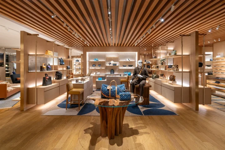 LOUIS VUITTON STORE
