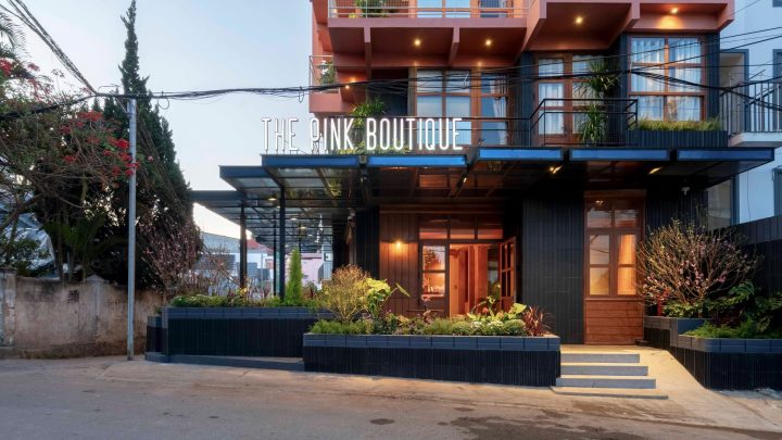 THE PINK BOUTIQUE
