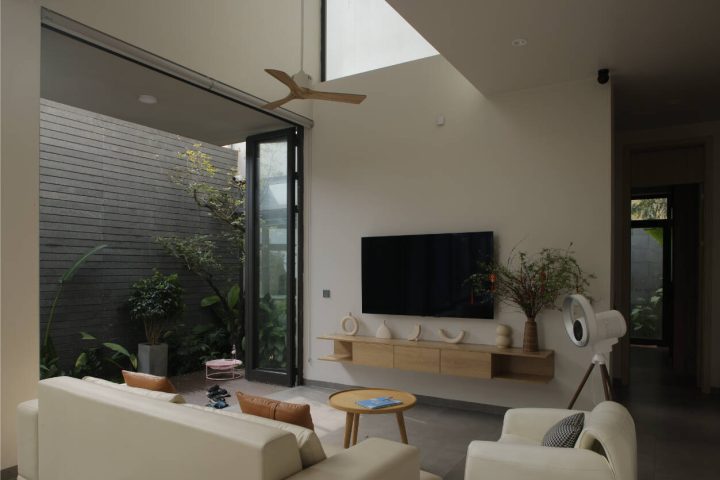 Serpentine House