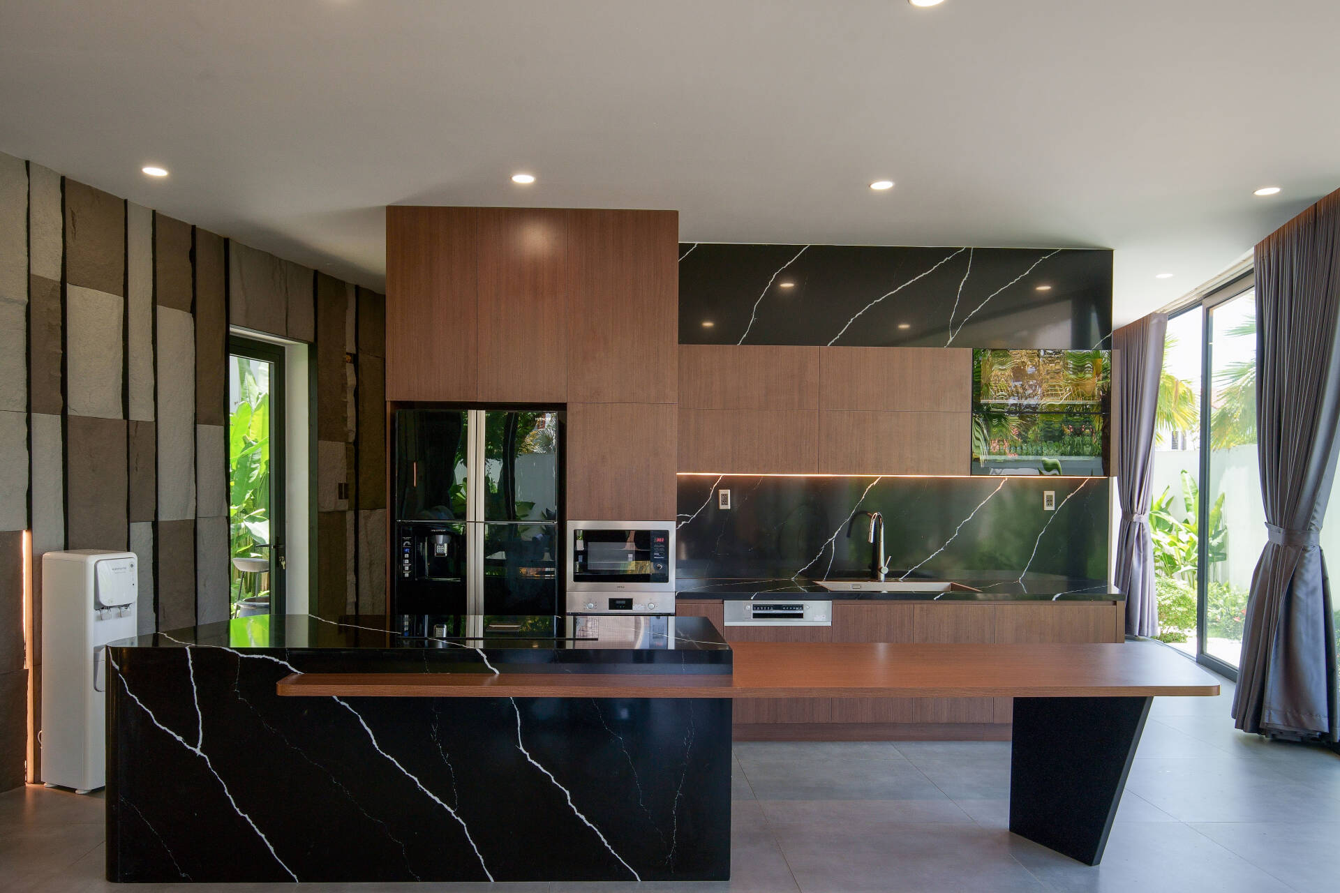 Waves House