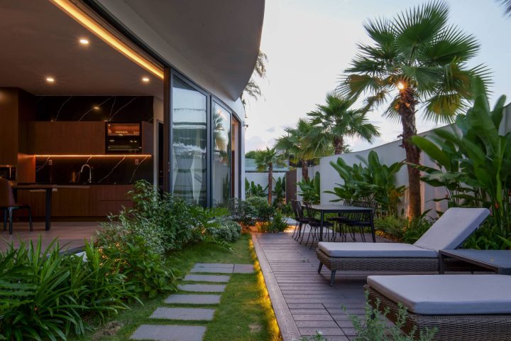 Waves House