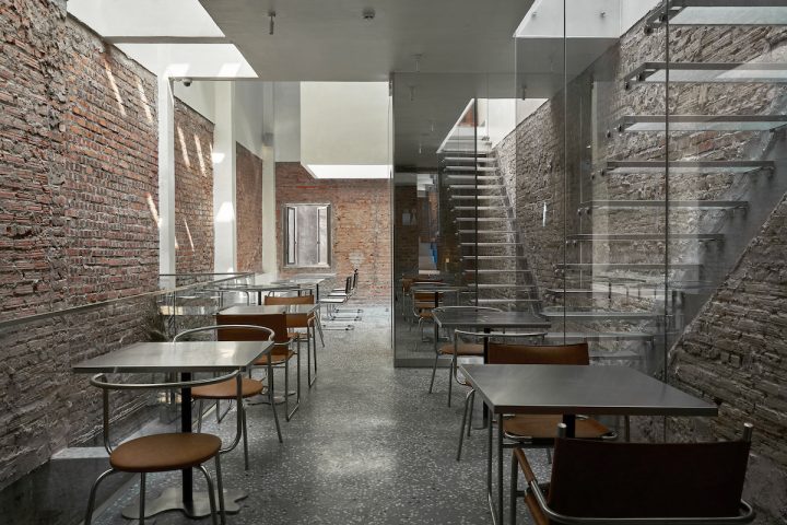 The Running Bean Café