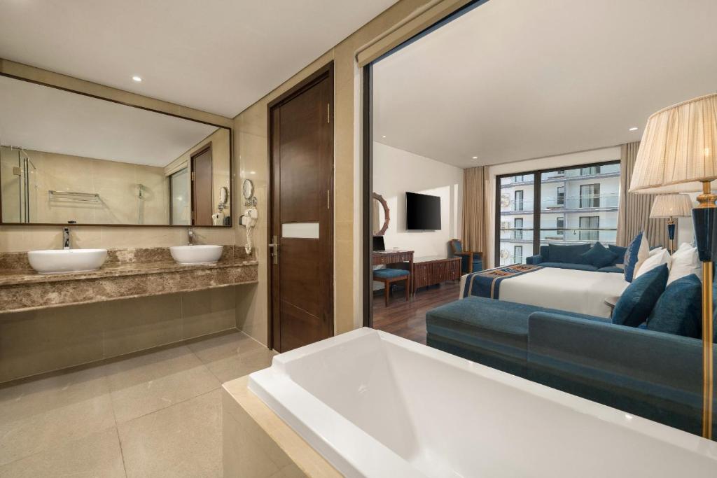Balcona Hotel
