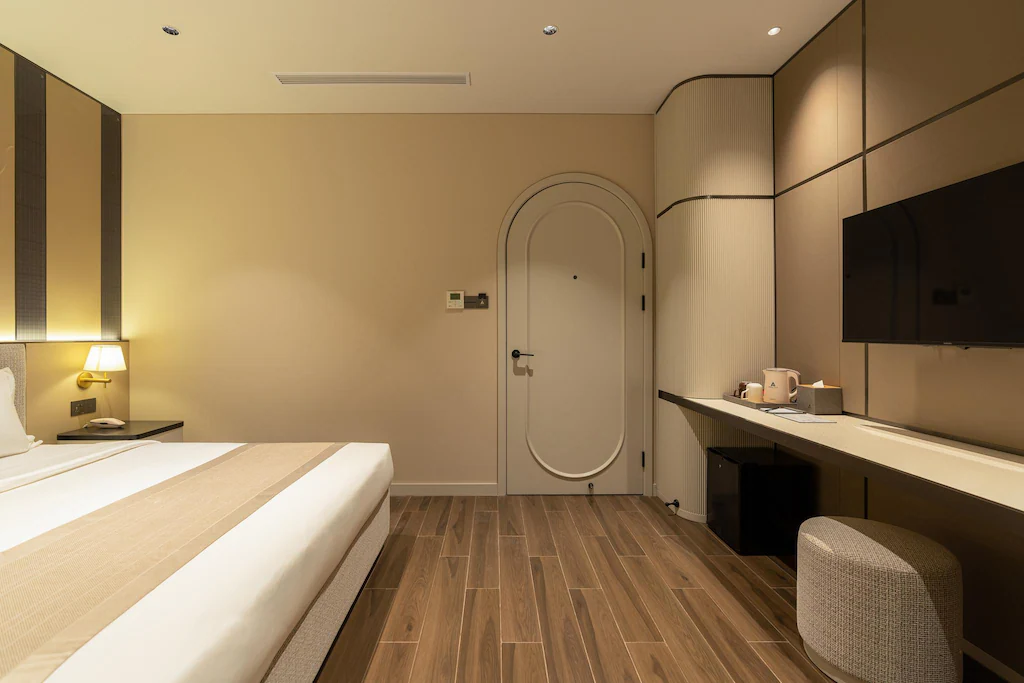 Amana Hotel